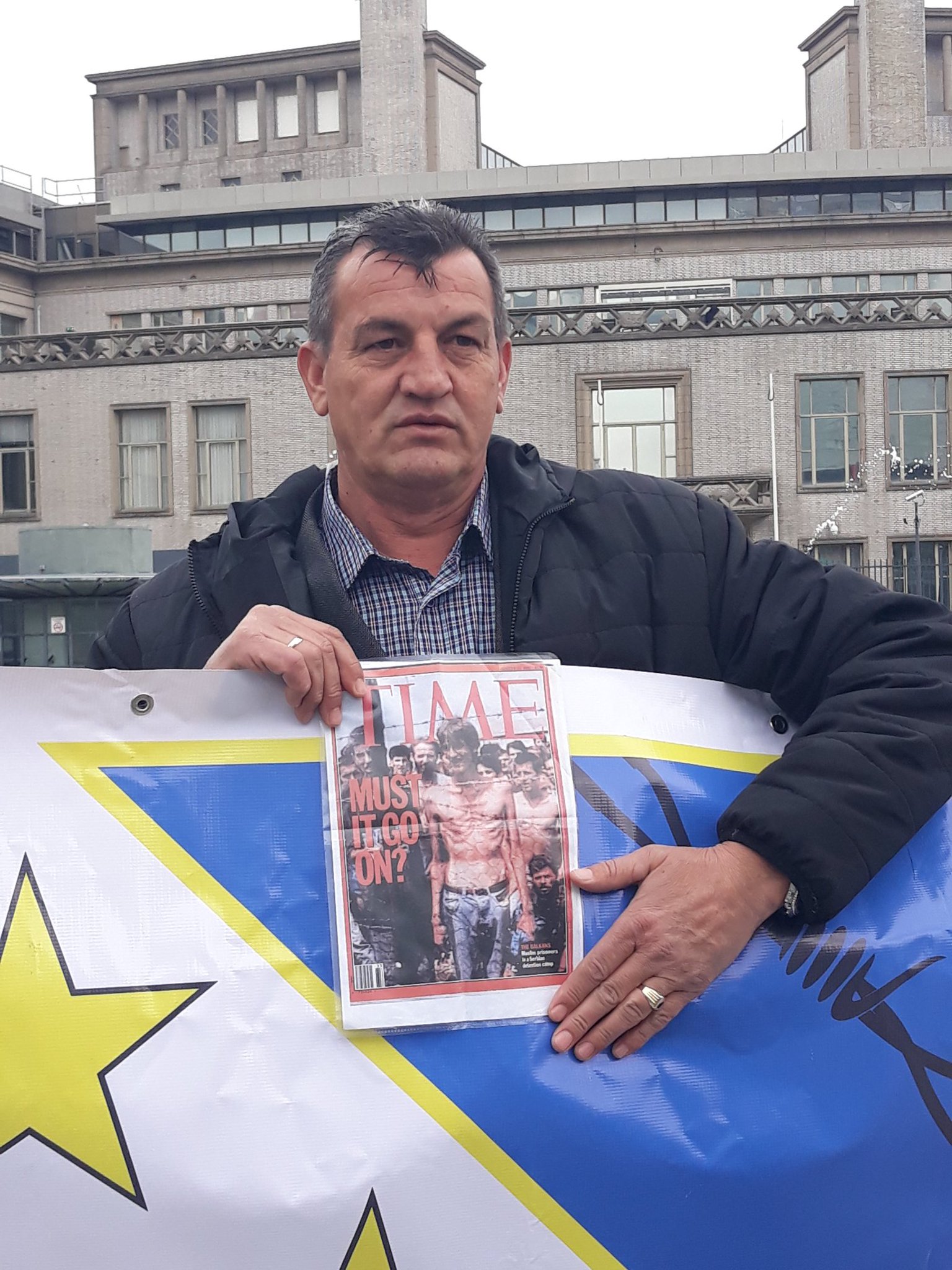 D2Fz7R4W0AAEJvY.jpg large