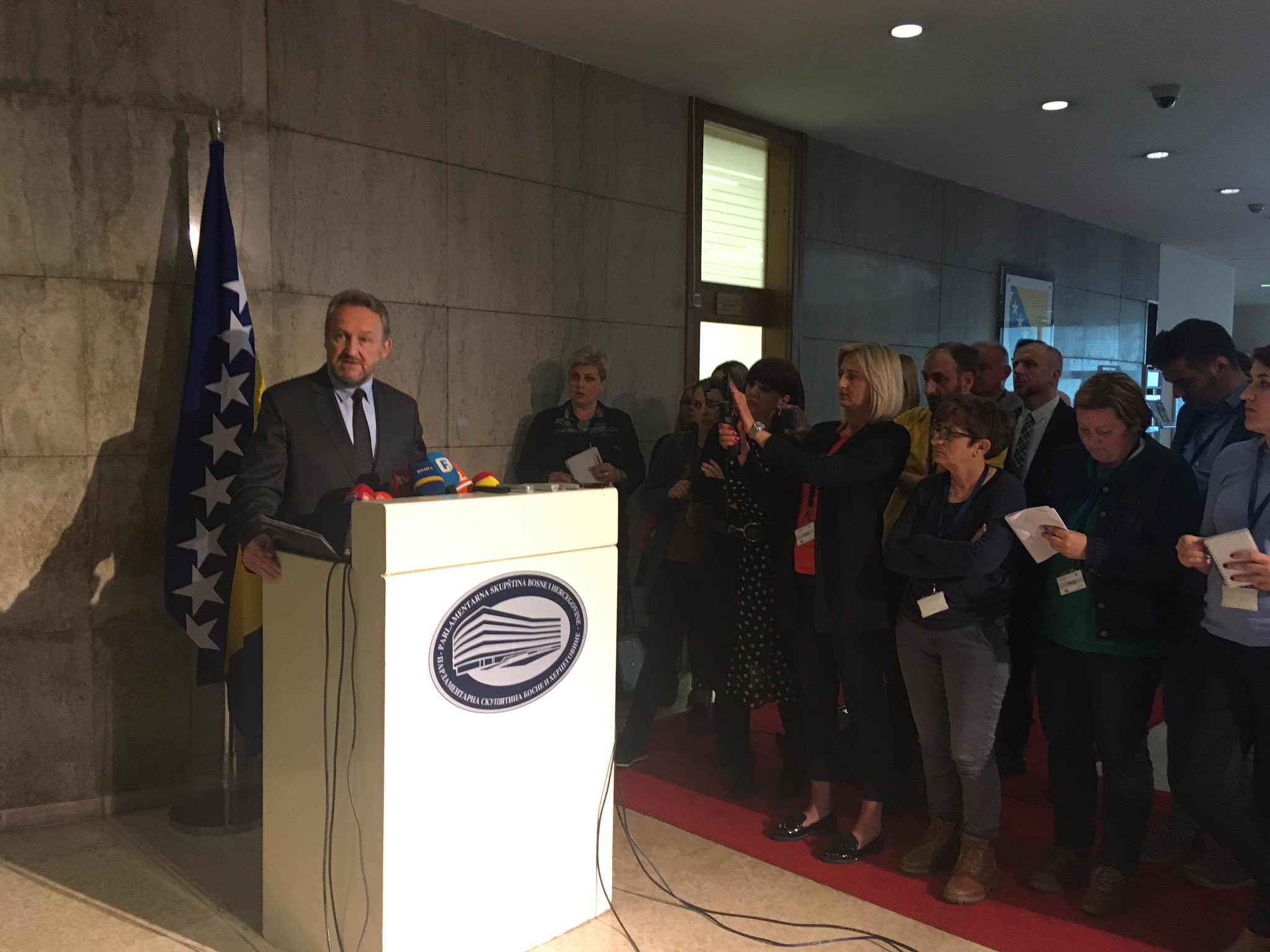 D7pihEuXoAAM8i1.jpg large