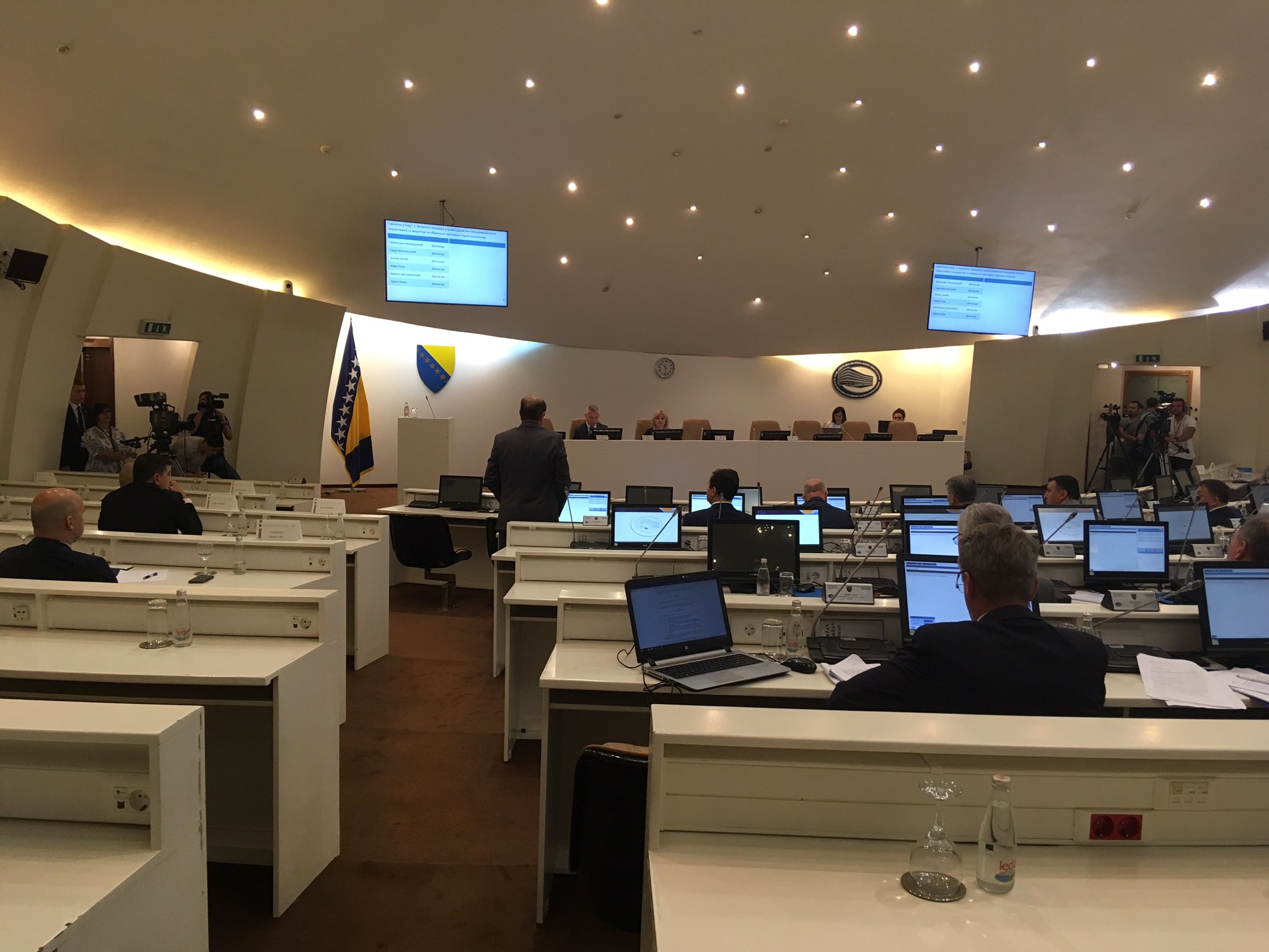 D9-WiigW4AA9UC2.jpg large