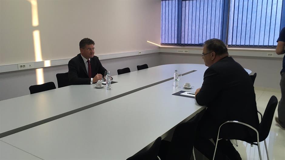 DAH-ov_XsAACf4x.jpg-large