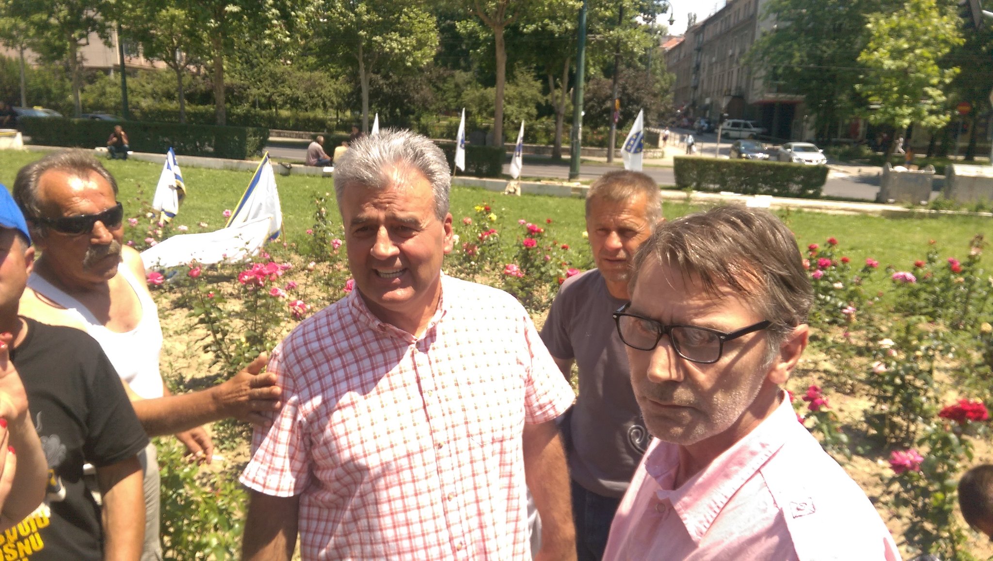 DCMh_oiW0AA6Fx1.jpg large