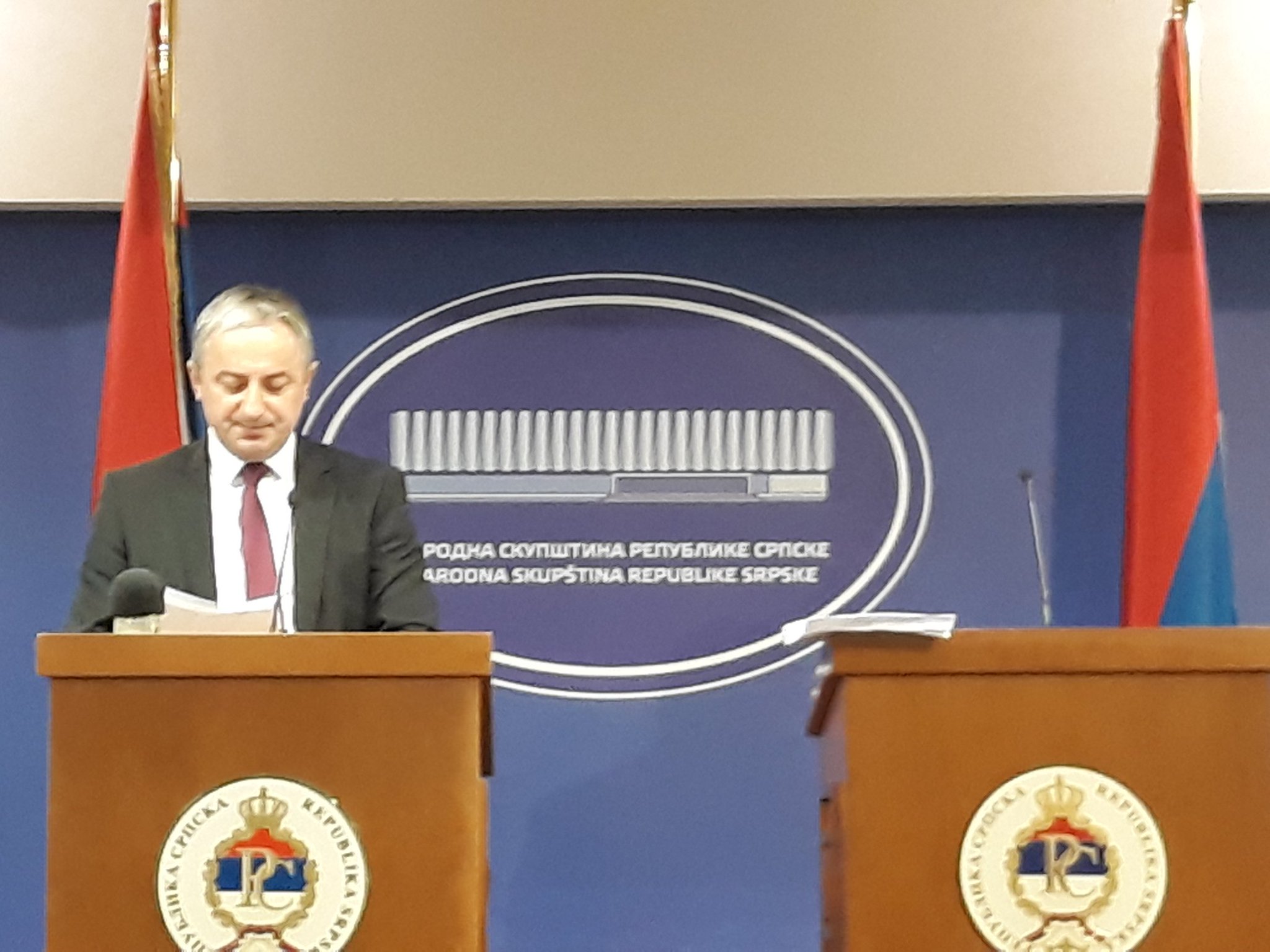 De7L8C7W4AAeYQm.jpg large