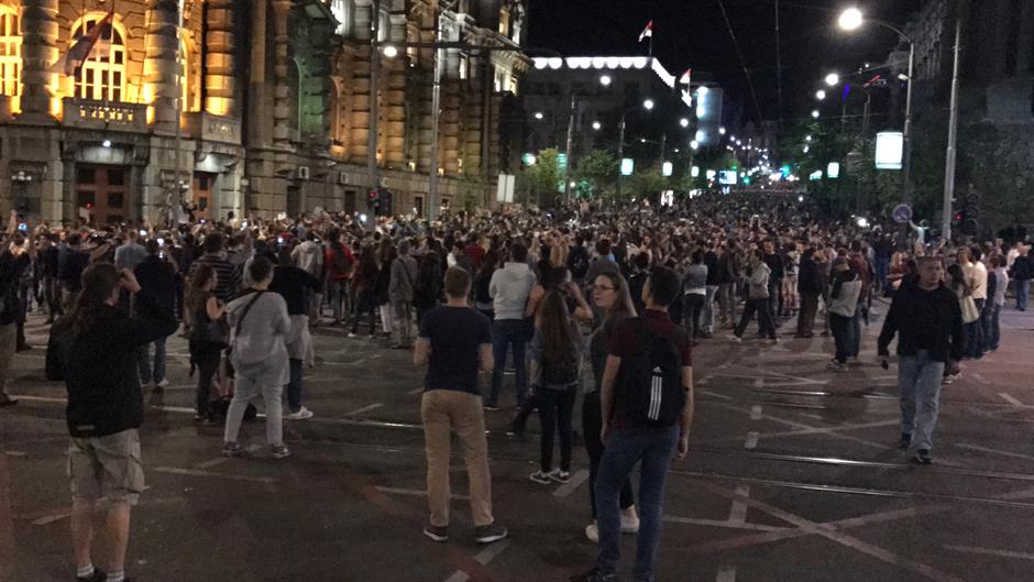 Demonstranti-ispred-Vlade-N1