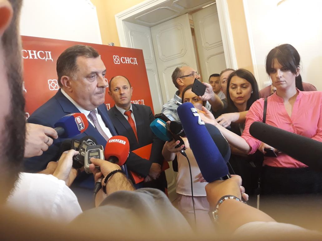 DeXVxrbXUAE_lmq.jpg large