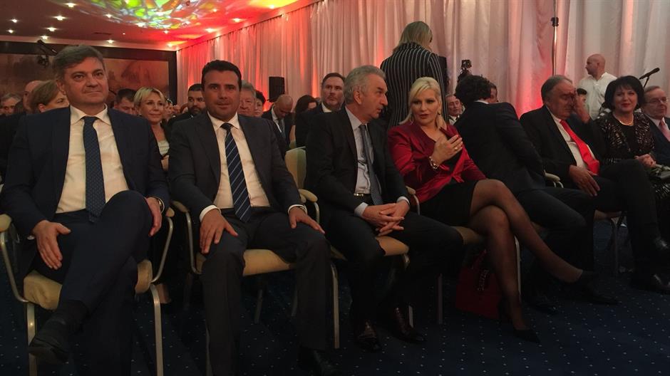 DhWpZbpWAAAX1t7.jpg large