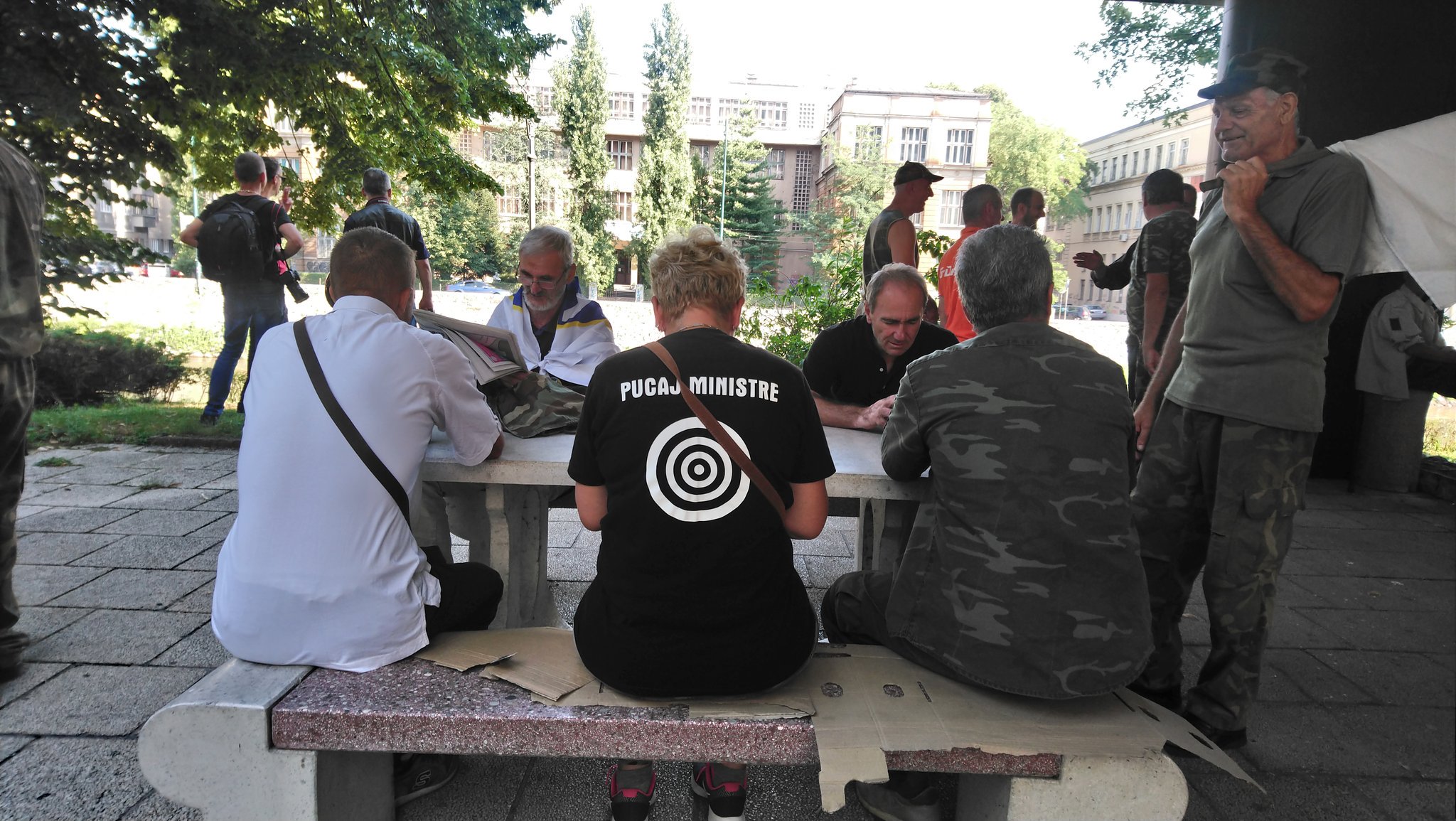 Dj5lhGjXoAECTvF.jpg large