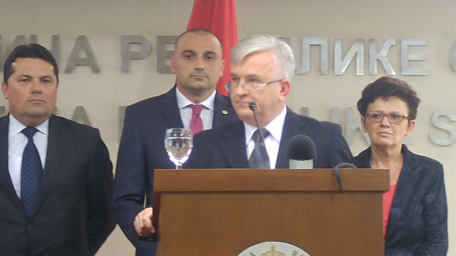 DJmMBxNW4AAWM2A.jpg large