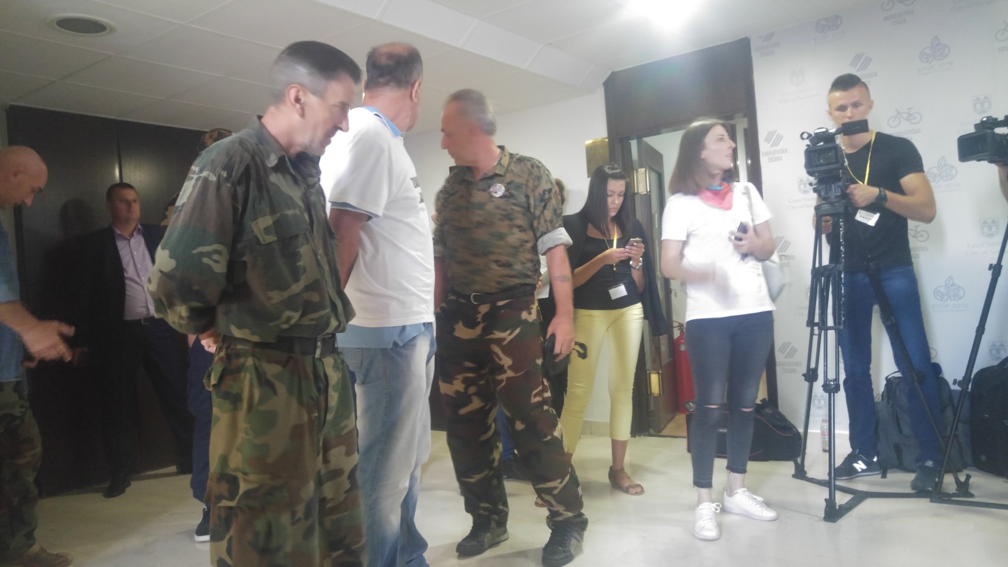 DjWGnlvXgAEuIVT.jpg large