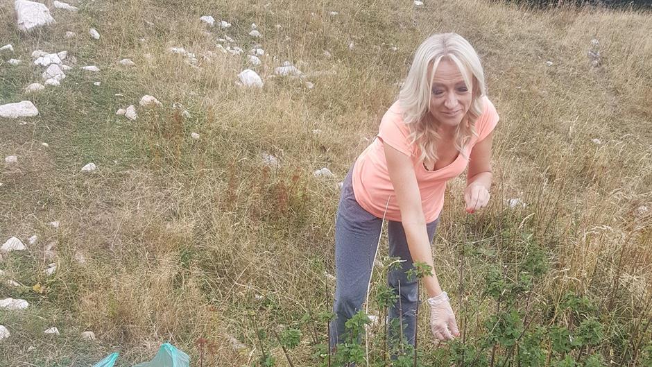 DKAw0PwXUAA_Jz4.jpg large