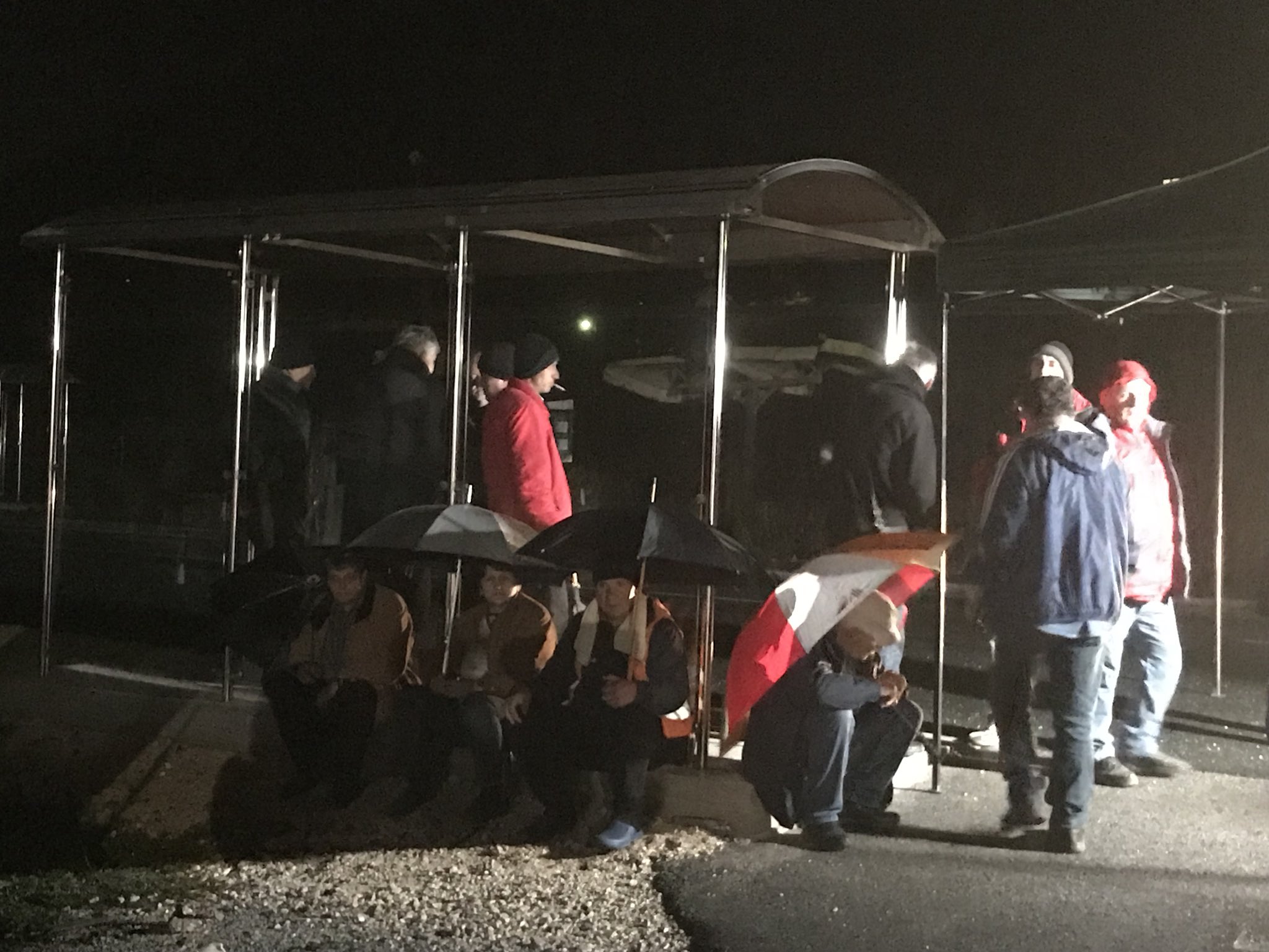 DM1k21lXcAIPphR.jpg large