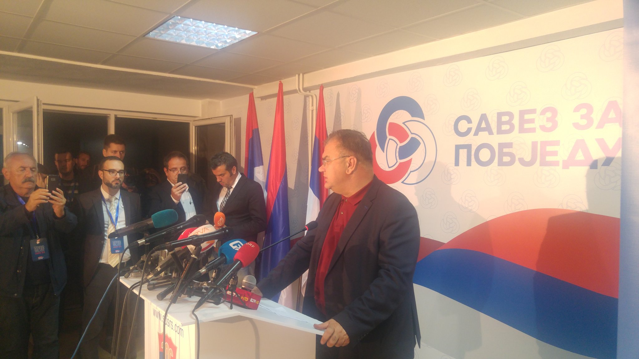 Do7_MqIX0AM-yNM.jpg large