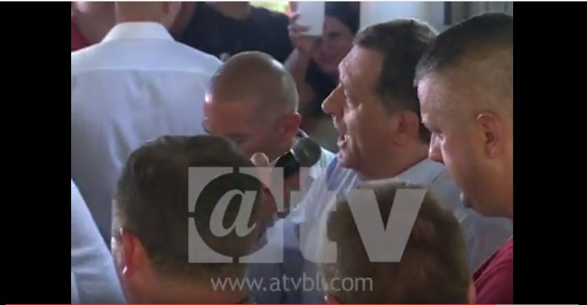 dodik mikrofon