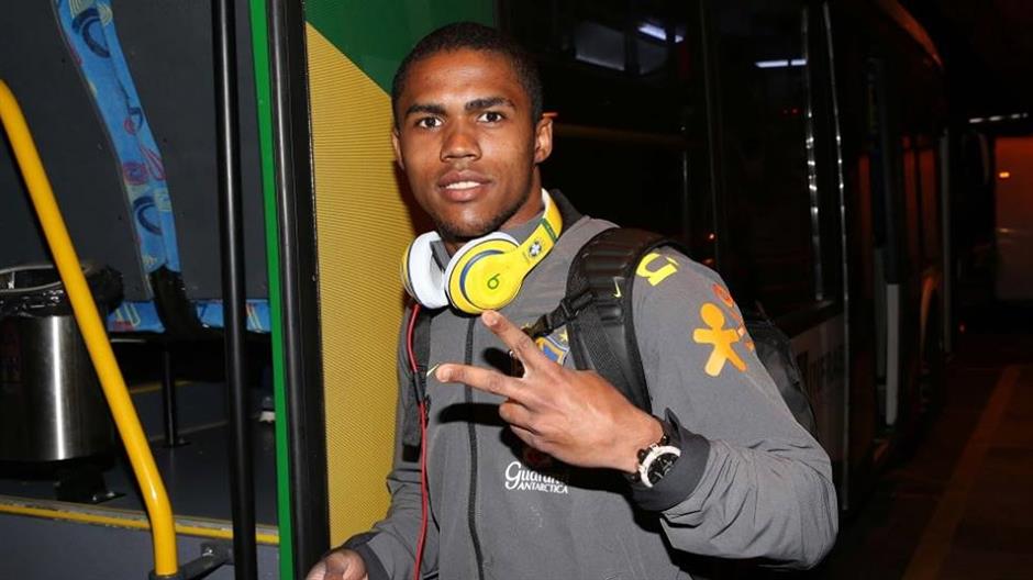 douglas costa