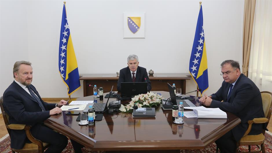 download-15209617911413616996031911455085sjednica,1