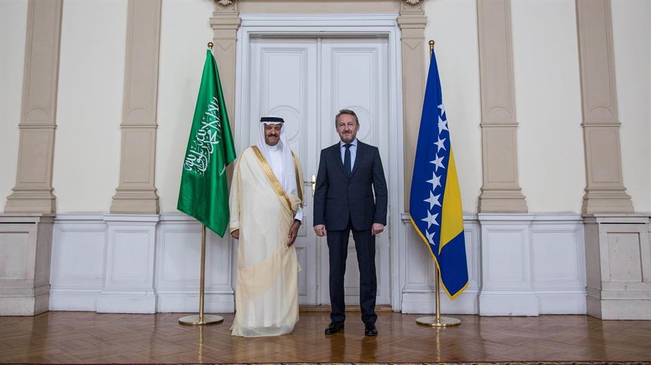 download-153175117406024836167561669877izetbegović-abdul aziz,3