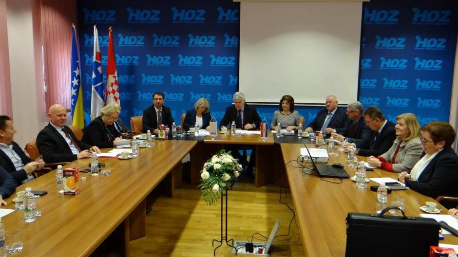 download-15529212759197504512989003713781DSC06719 (Copy)