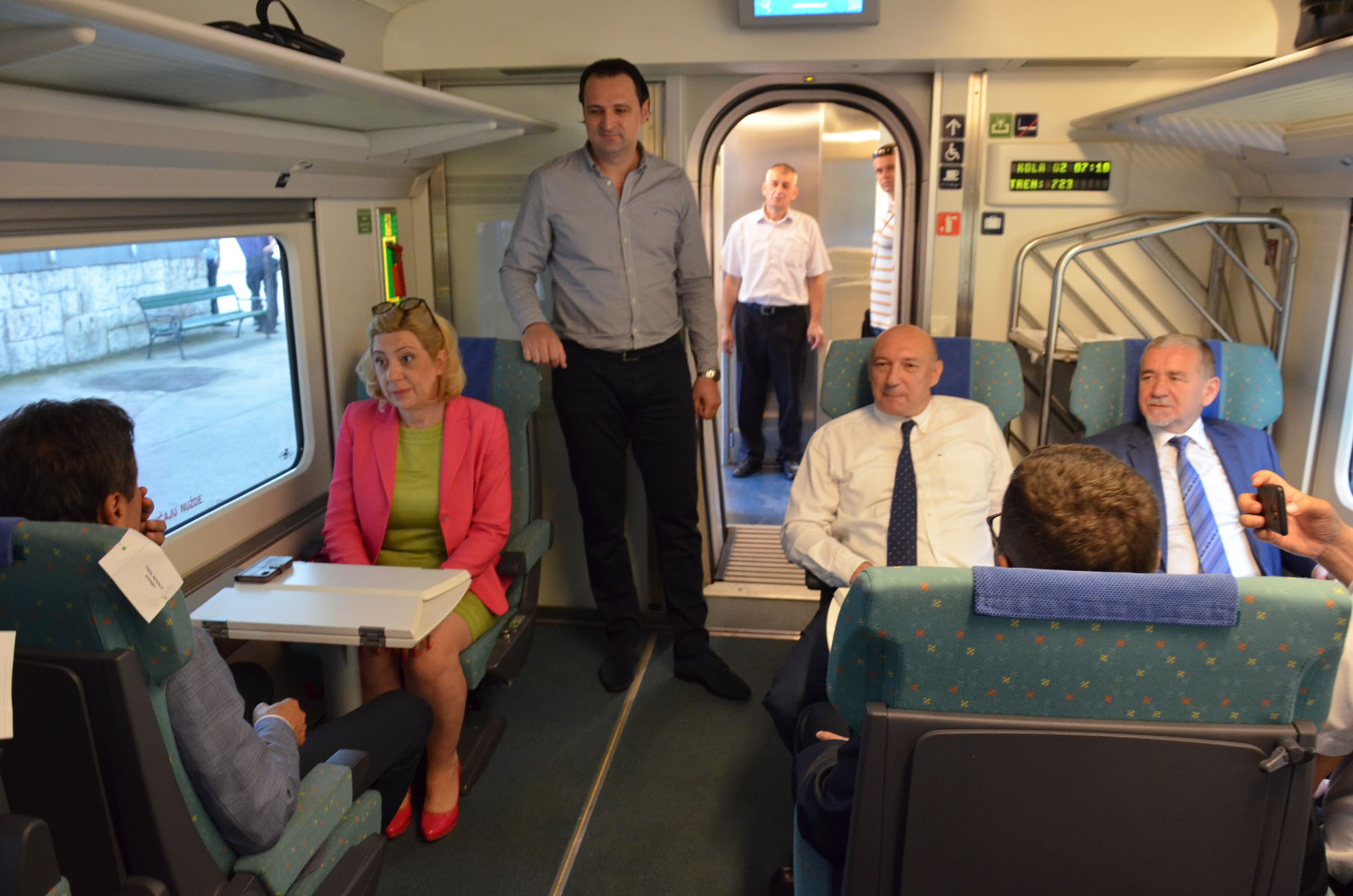 download-15610205122645184316716179412369vlada_183_talgo_foto3