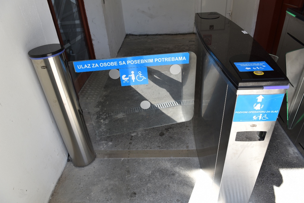 download-15662940123547130649759062837097kosi lift vandalizam 1