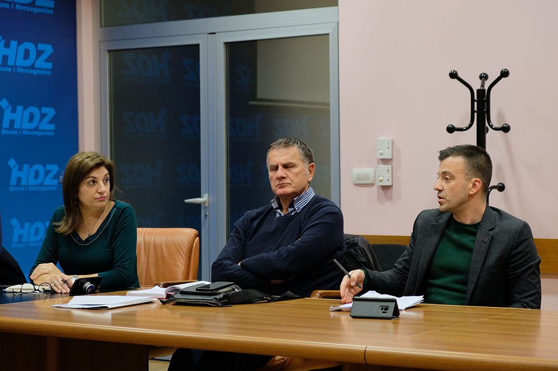 download-1579689110029913312272379291405Izvanredna sjednica GO HDZ BiH Mostar 21.01.2020 _ 4