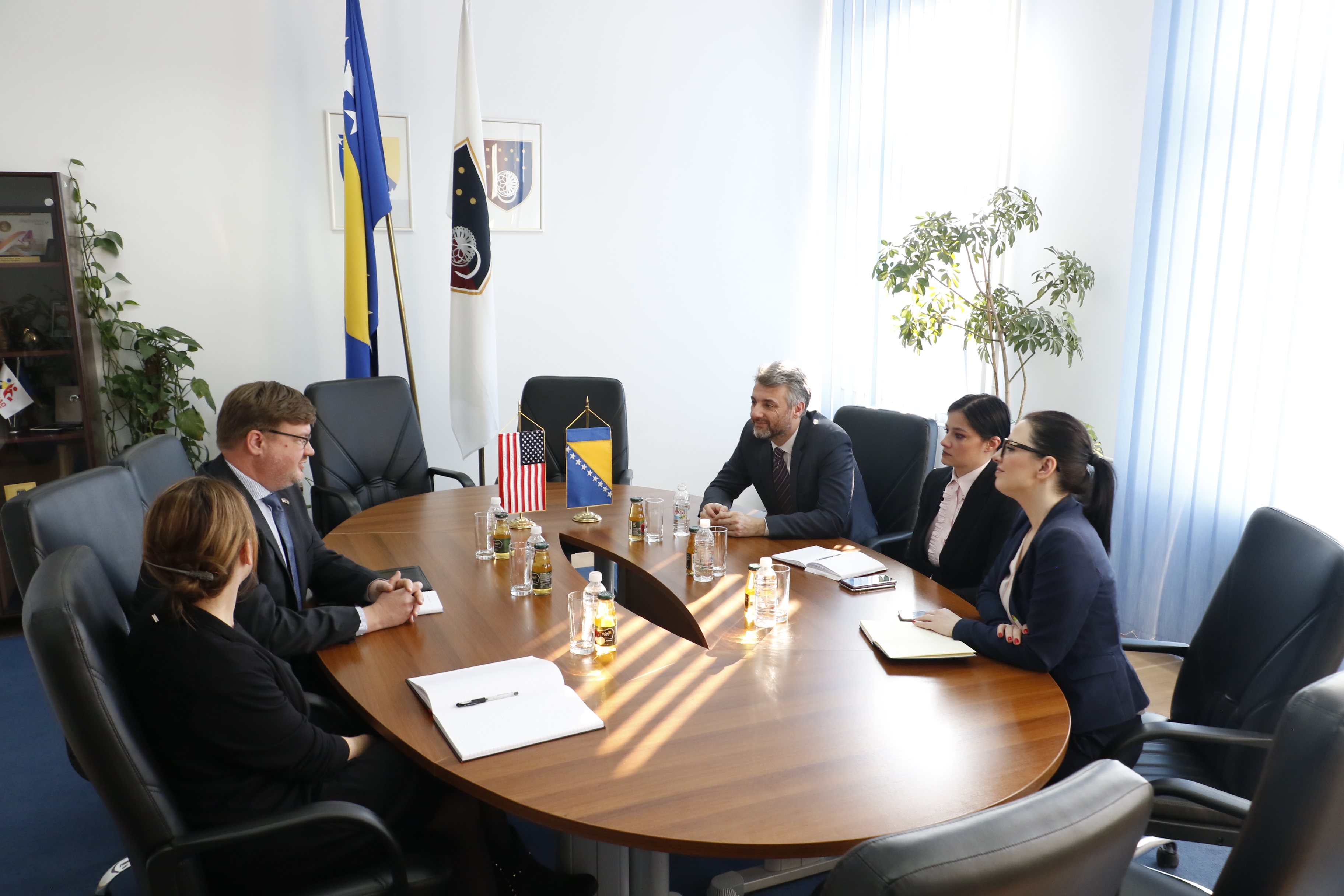 download-15798568891457535226413298082967foto sastanak