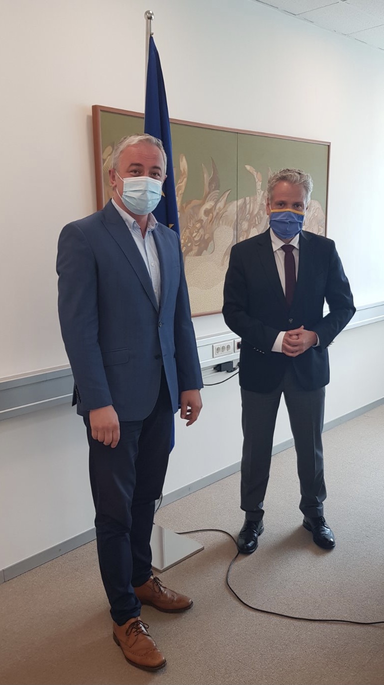 download-16230735527613759975960027329910Бореновић Сатлер