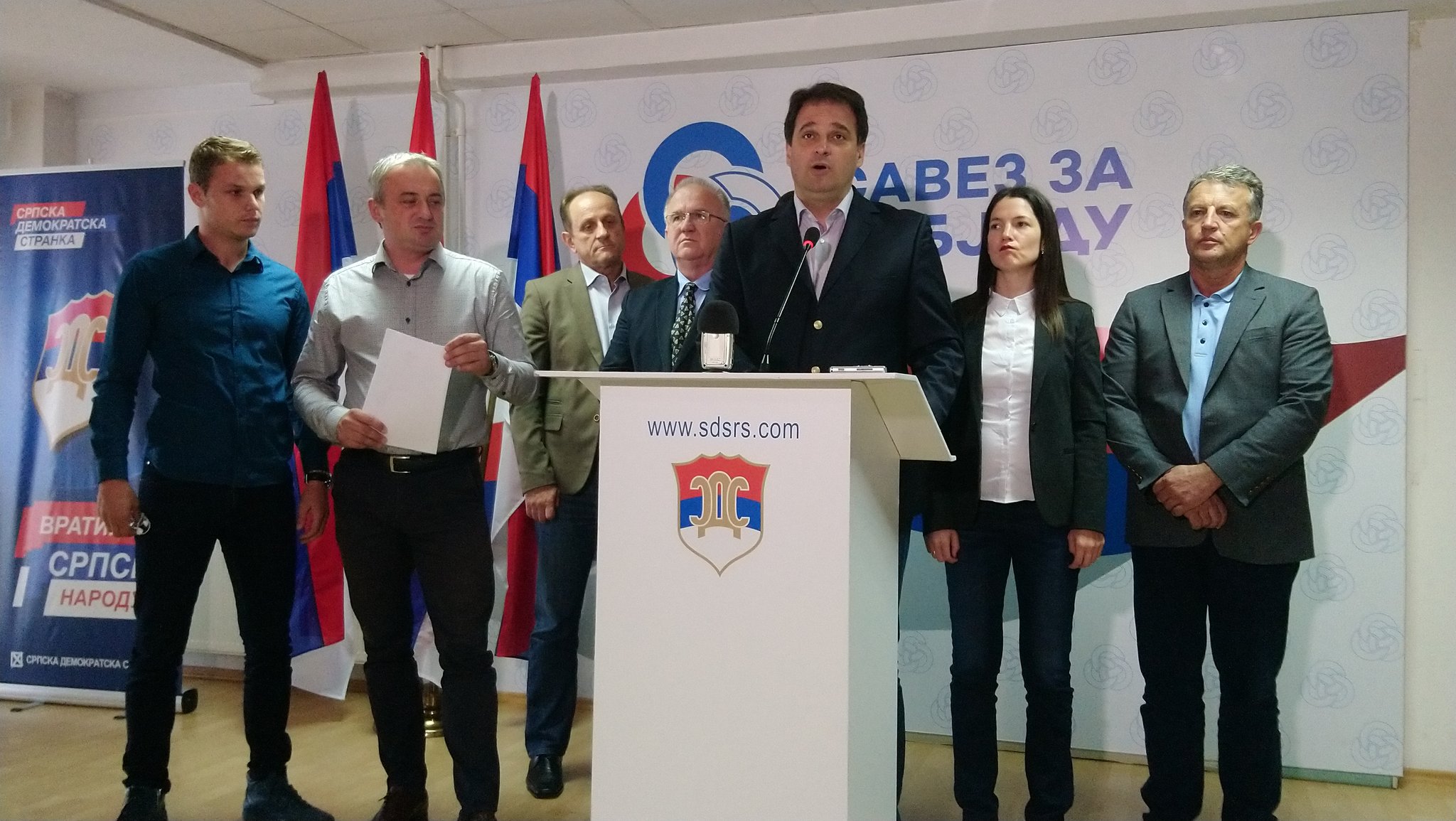 DpJi9q8XcAEIyCK.jpg large