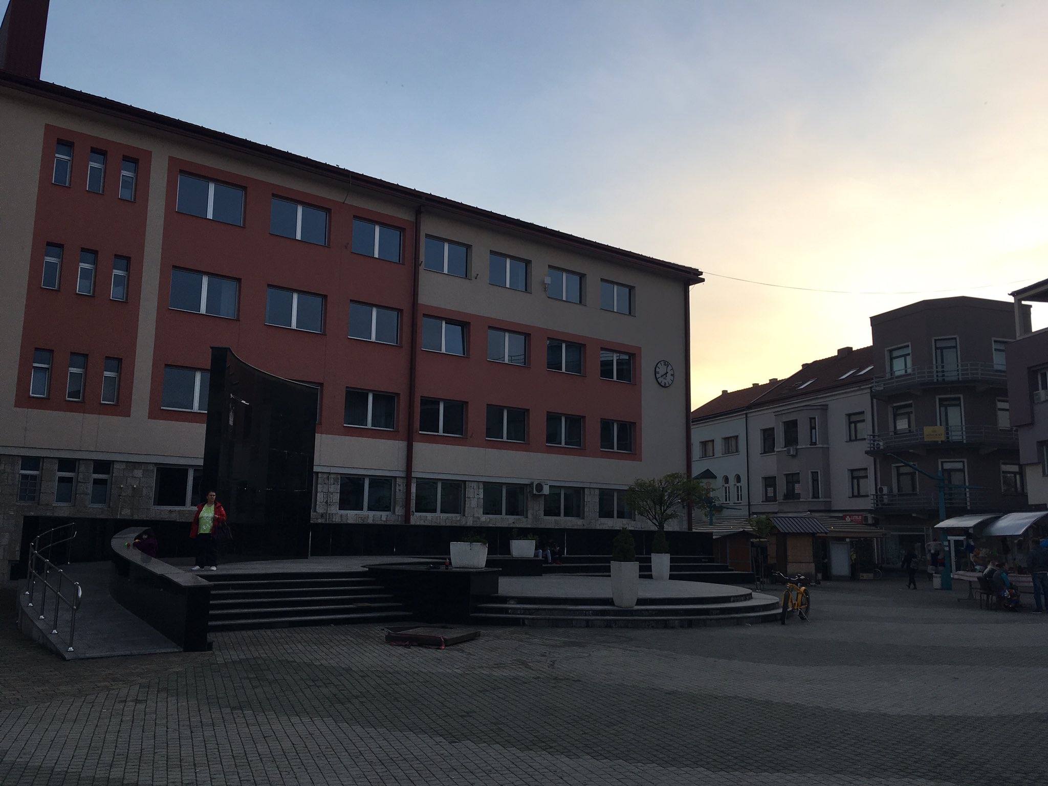 DqNE9k0XcAEDhUT.jpg large