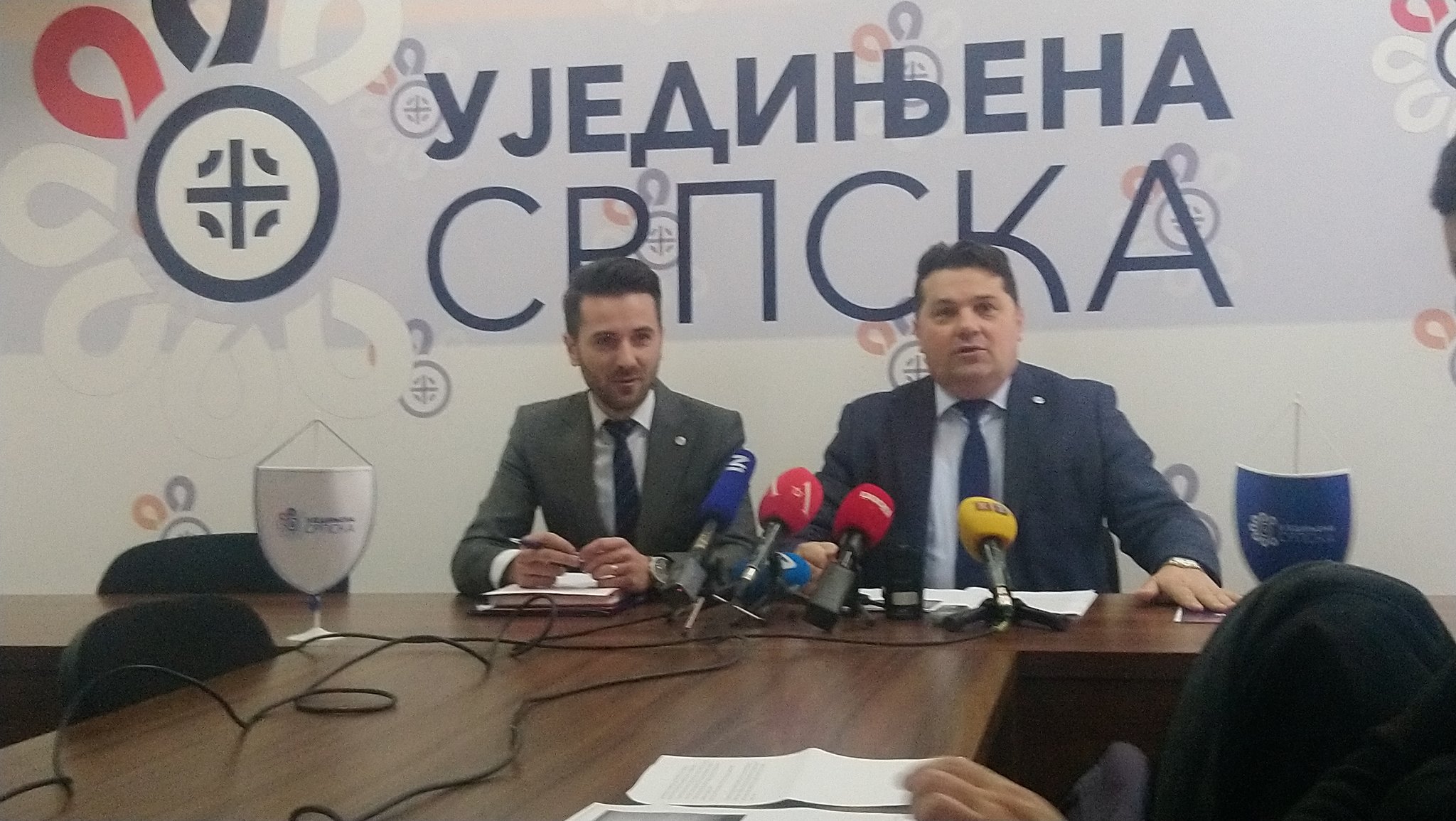 DtATFQuXgAI6Oi-.jpg large