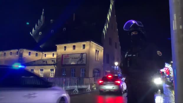 Duge cijevi na ulicama Strasbourga nakon napada