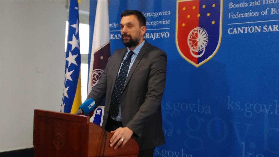 DV1Q97_W0AAmSgj.jpg large