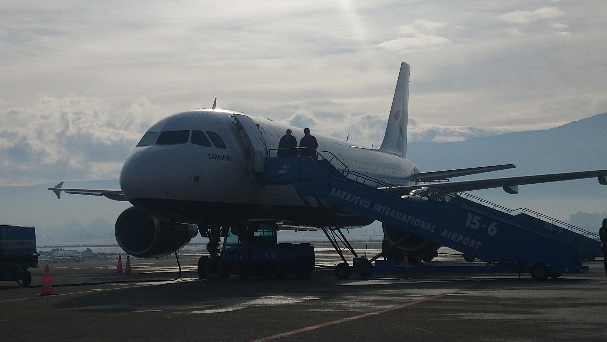 DvBDa4sWkAAH5rG.jpg large