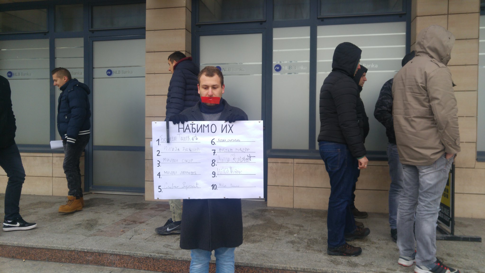 DXMPNgoXUAAjDg4.jpg large