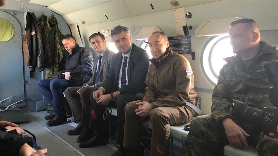 DYKrf6iW0AAw-jp.jpg large