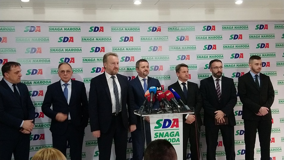 Dz8DqEPWwAEXo_1.jpg large