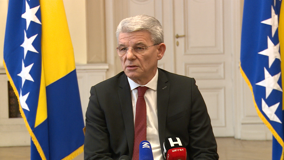 Džaferović o Vučićevoj poruci: Sramna izjava