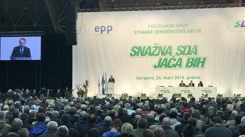 DZDjsa7WAAAZDb-.jpg large