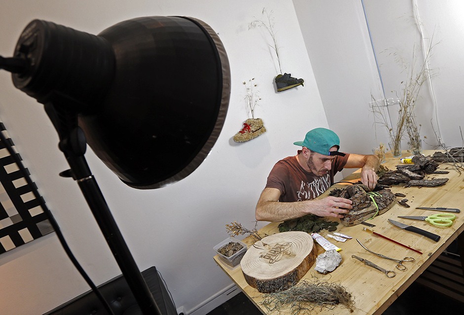 REUTERS/Jean-Paul Pelissier