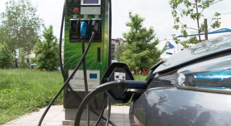 elektricni-auto-750x409