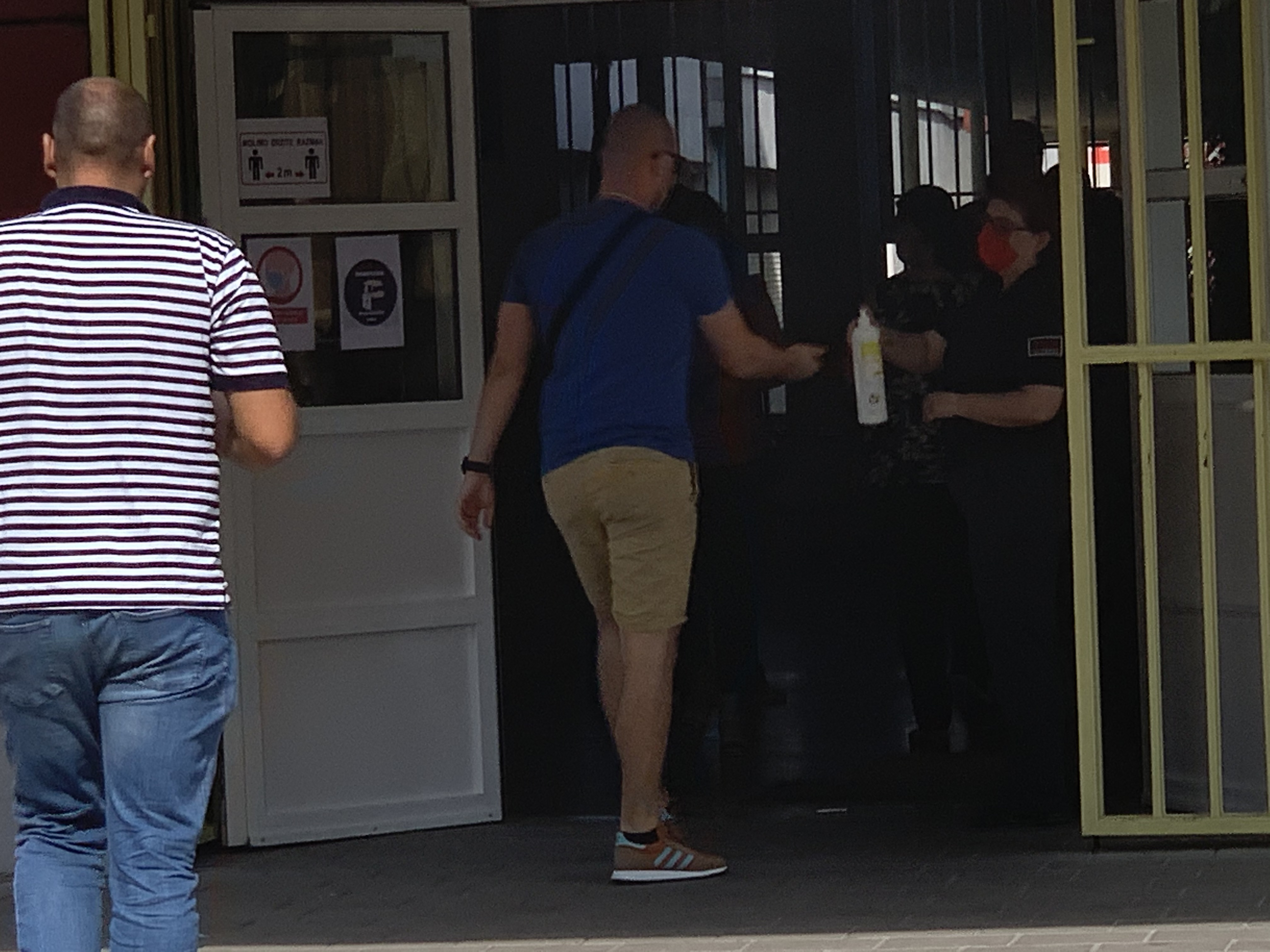 FBED15B7-FD63-415B-A4D9-0557E31A8574