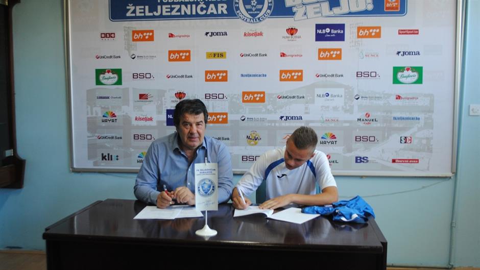 FKŽ - Potpisivanje ugovora Denis Žerić - FOTO AD (1)