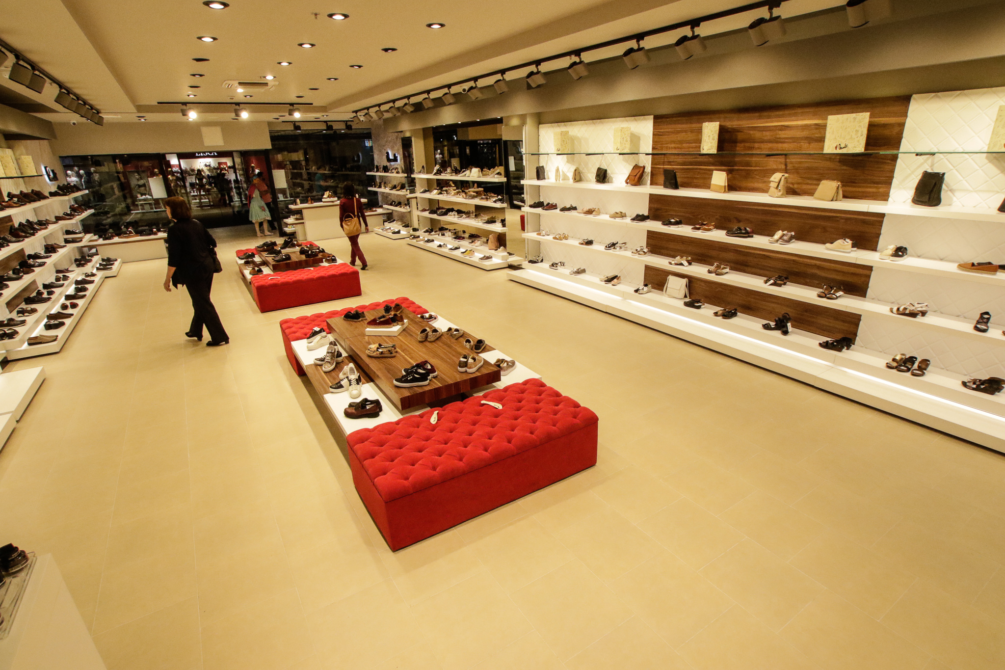 Otkriveno zbog čega su građani Sarajeva hodali bosi