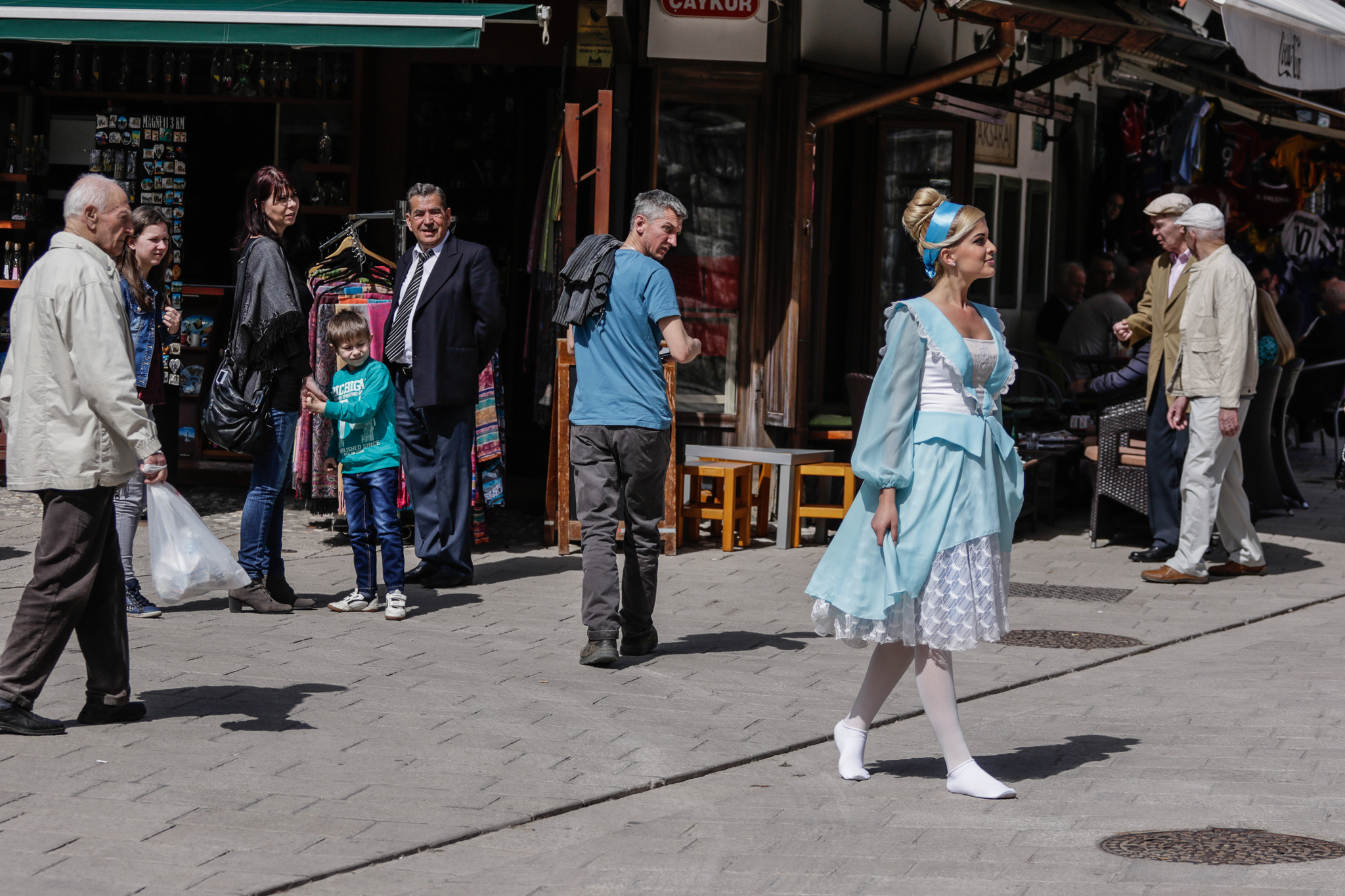 Otkriveno zbog čega su građani Sarajeva hodali bosi