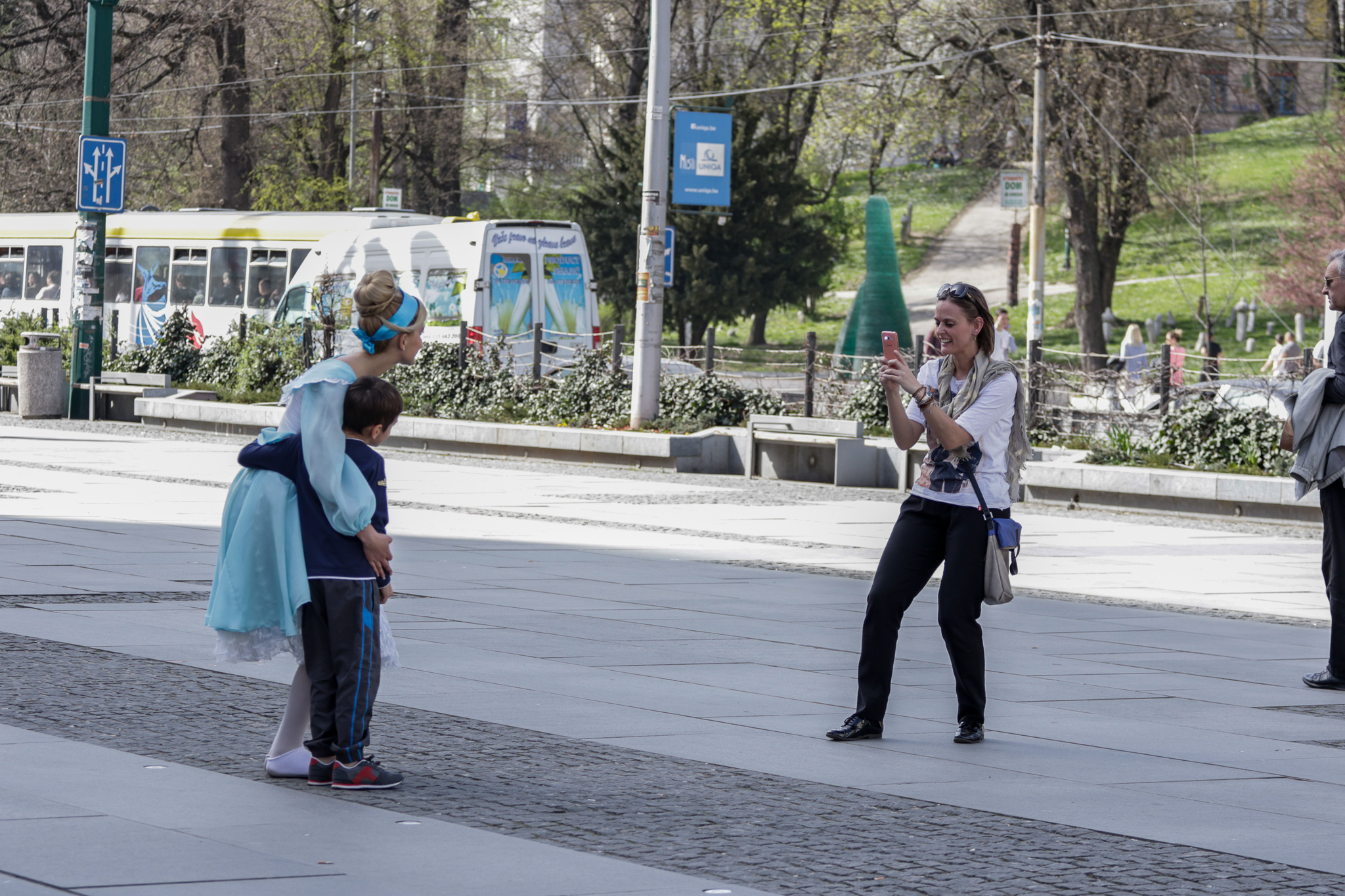 Otkriveno zbog čega su građani Sarajeva hodali bosi