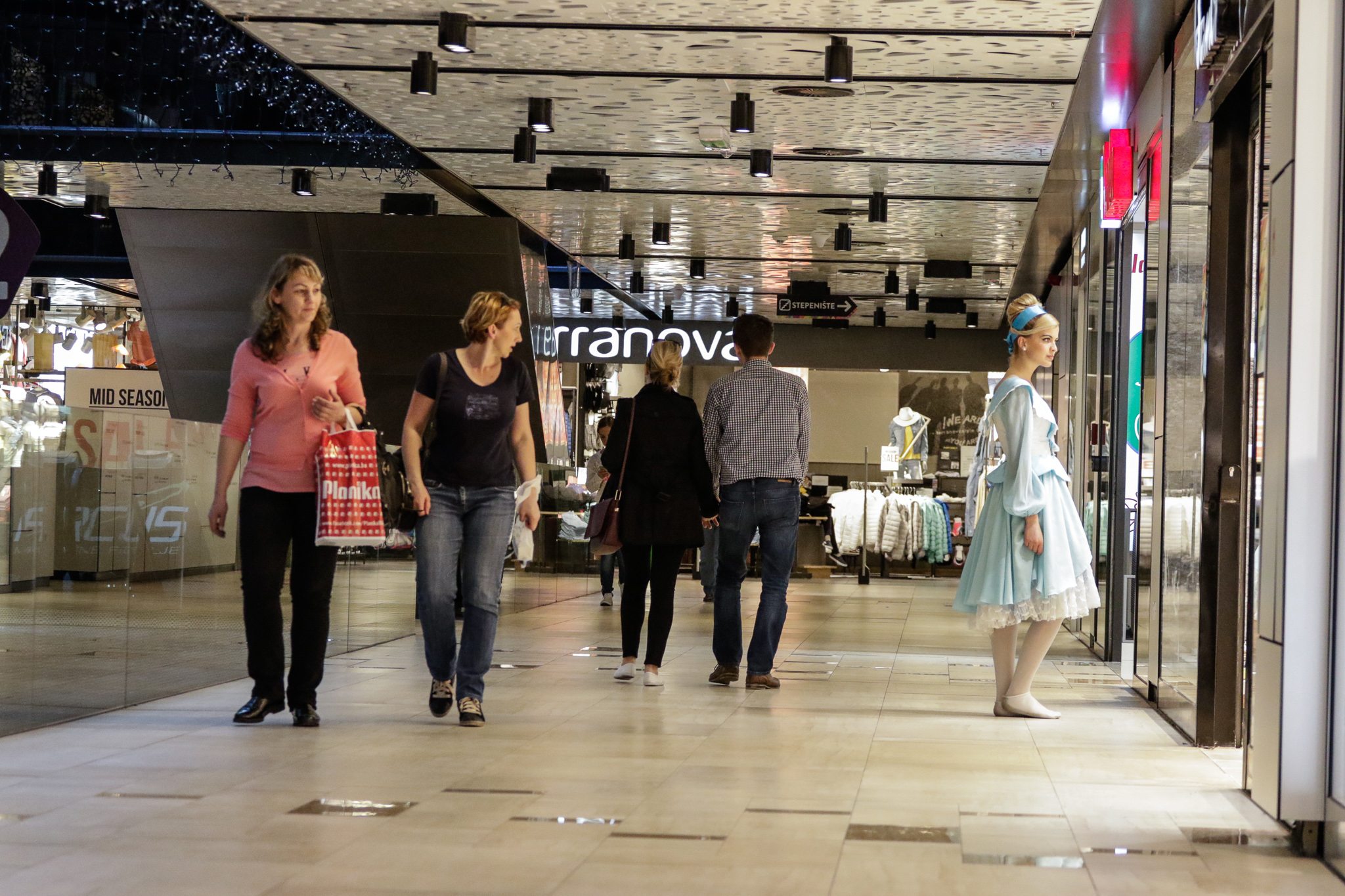 Otkriveno zbog čega su građani Sarajeva hodali bosi