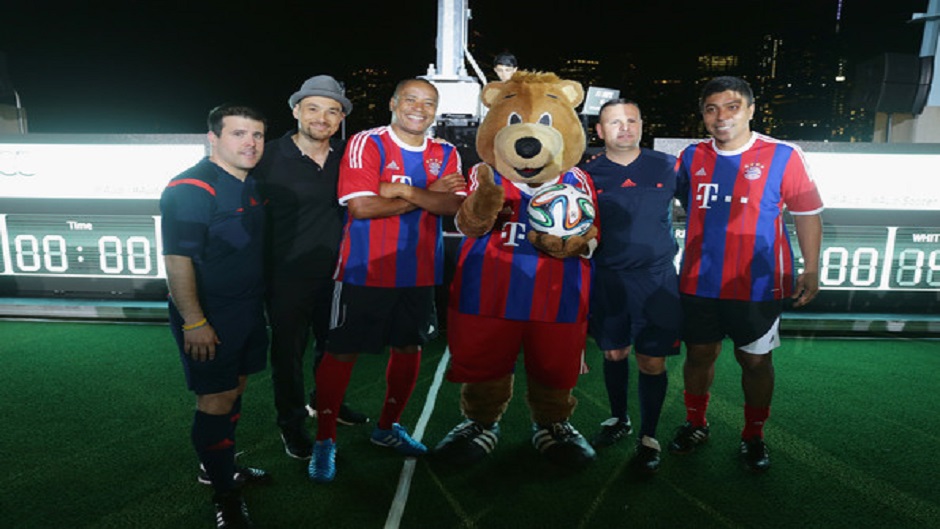 Giovane+Elber+Victor+Paredes+Soccer+Pick+Up+EeoBySdgVmGl