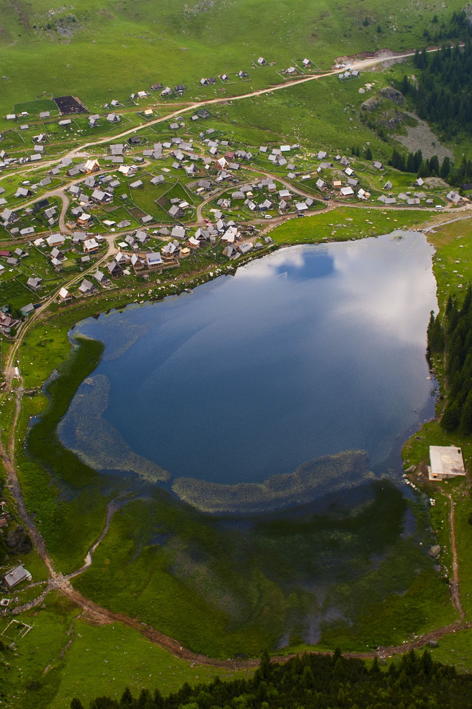 Prokoško Lake and mountain cottages on Vranica