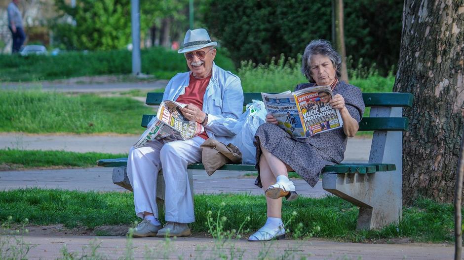 grandparents-2807673_1920