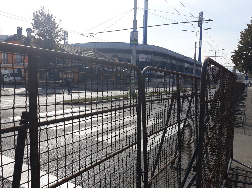 Grbavica, stadion, ograda