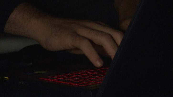 hakeri-haker-343435-725x408