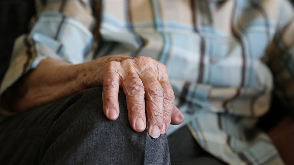 hands-1408480_1280